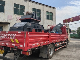 中型製砂設備2PG0806對輥黄色午夜福利视频發往河南
